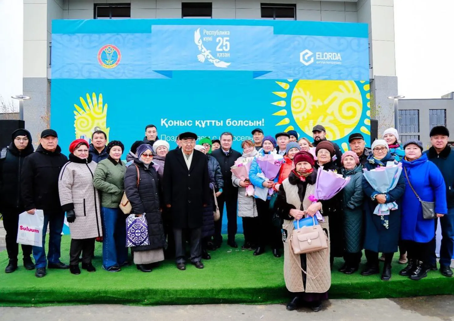 Елордада Республика күні қарсаңында бірқатар үлескер пәтер кілтін алды