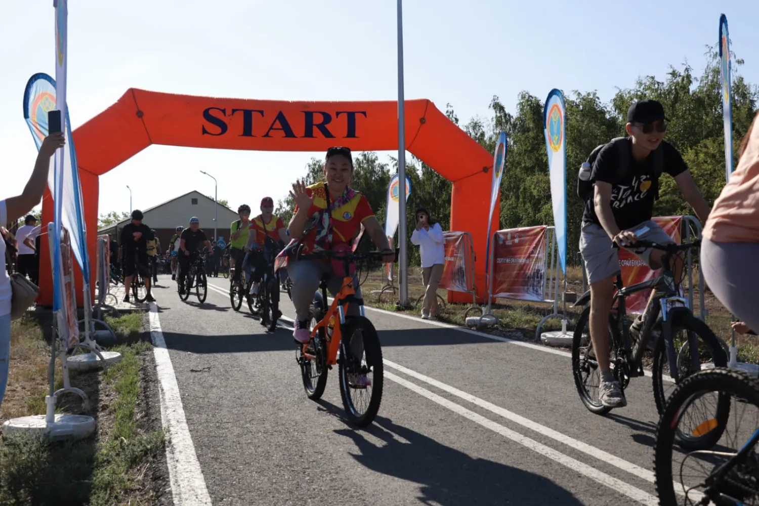 Астанада спорт саласы қызметкерлерінің арасында велошеру өтті