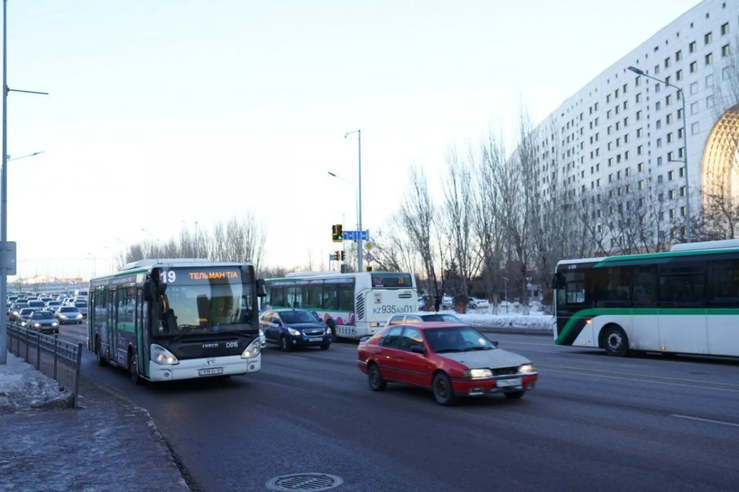 Астананың автобус паркі 25 пайызға жаңарады – Жеңіс Қасымбек