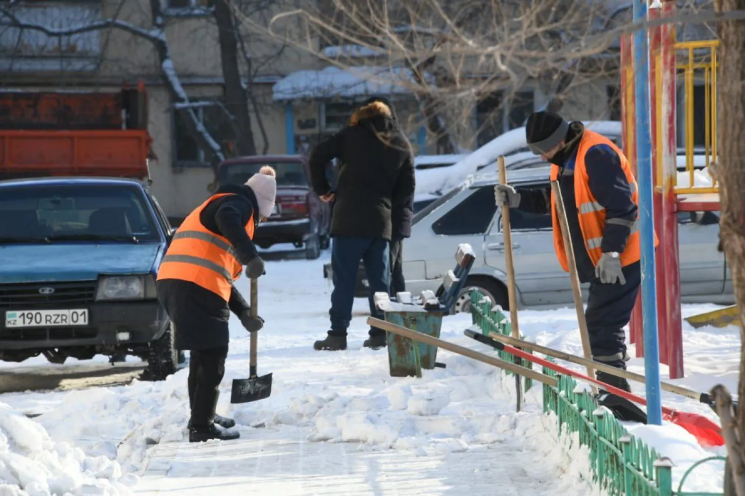 Елордада бір түнде 16 мың текше метр қар шығарылды