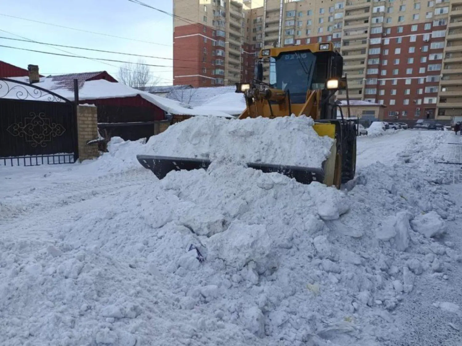 Елордадан бір түнде 21 мың текше метрден астам қар шығарылды