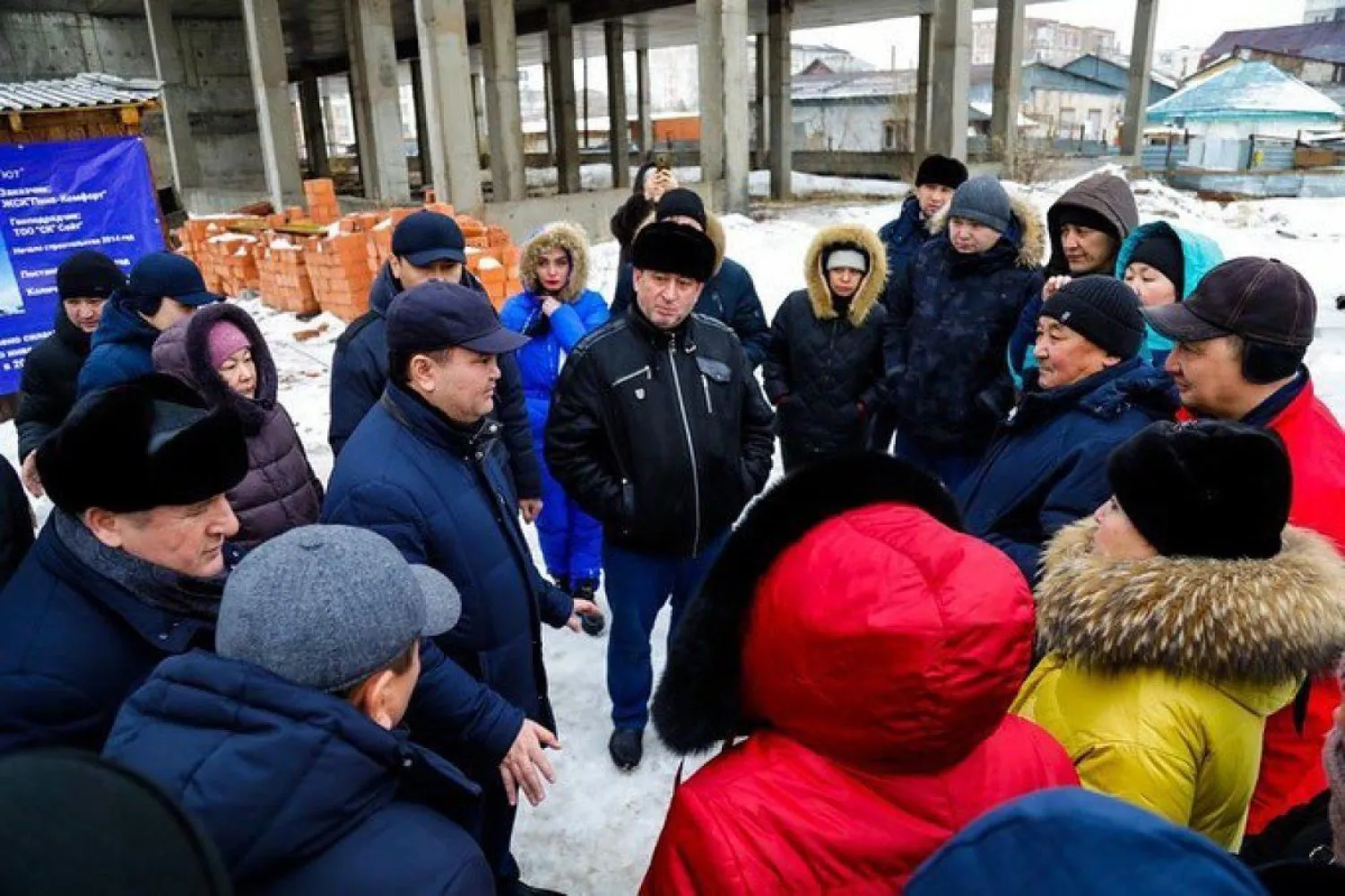 Астана әкімі құрылысы ұзаққа созылған бірқатар ғимаратқа барды