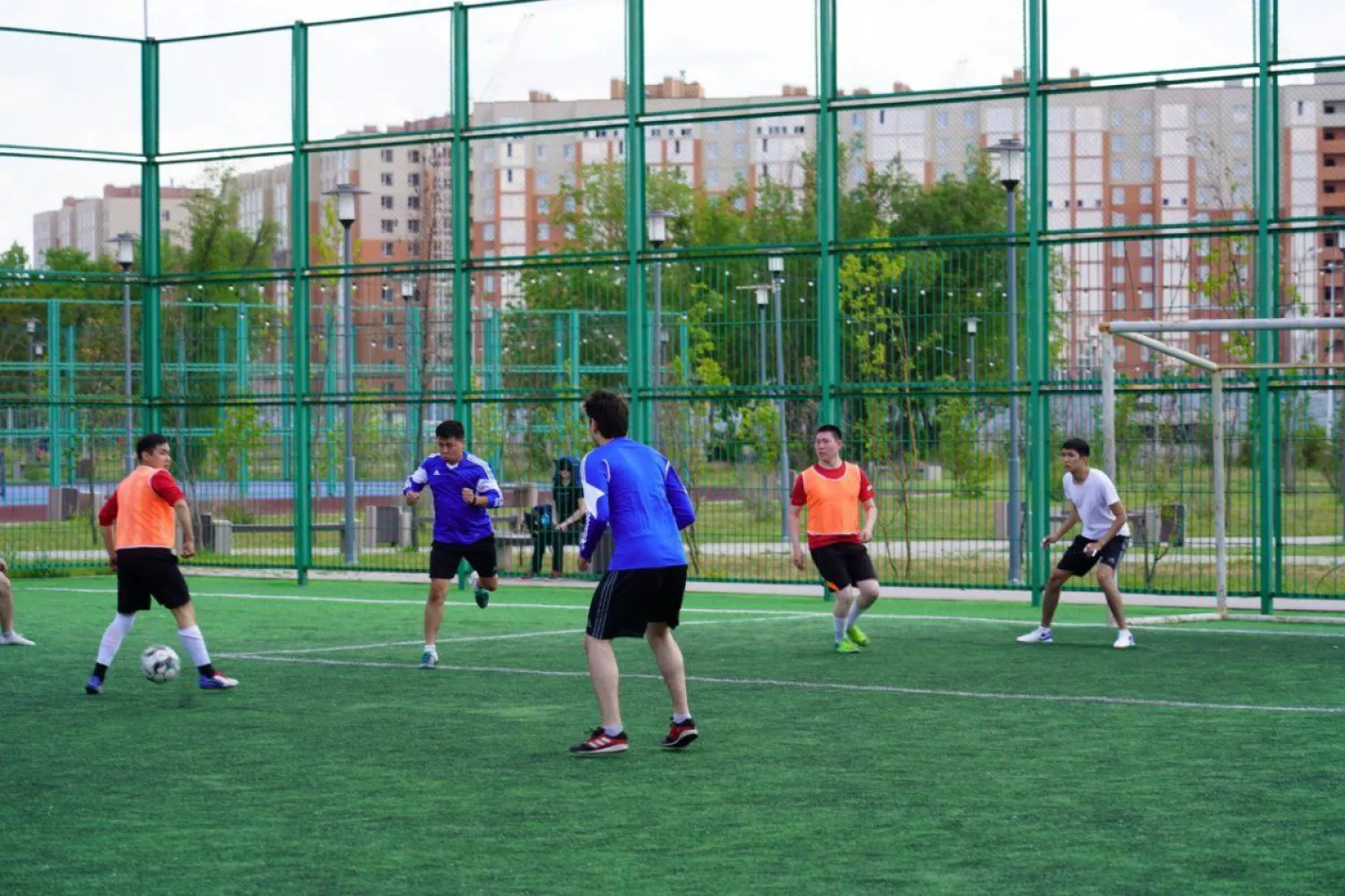 Спартакиада: «Сарыарқа» аудан әкімінің аппараты футболдан үздік ойын көрсетті