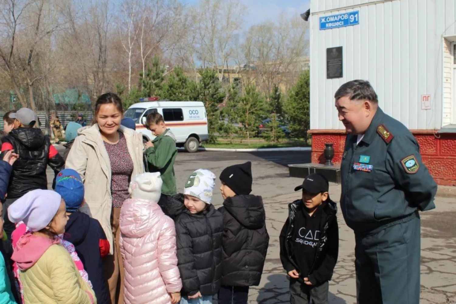 Елордалық өрт сөндірушілер балаларға экскурсия ұйымдастырды (ФОТО)