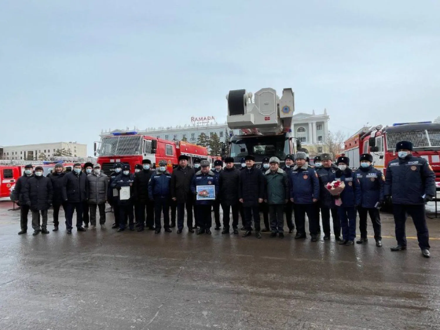 Алтай Көлгінов өрт сөндірушілерді Тәуелсіздік күнімен құттықтады