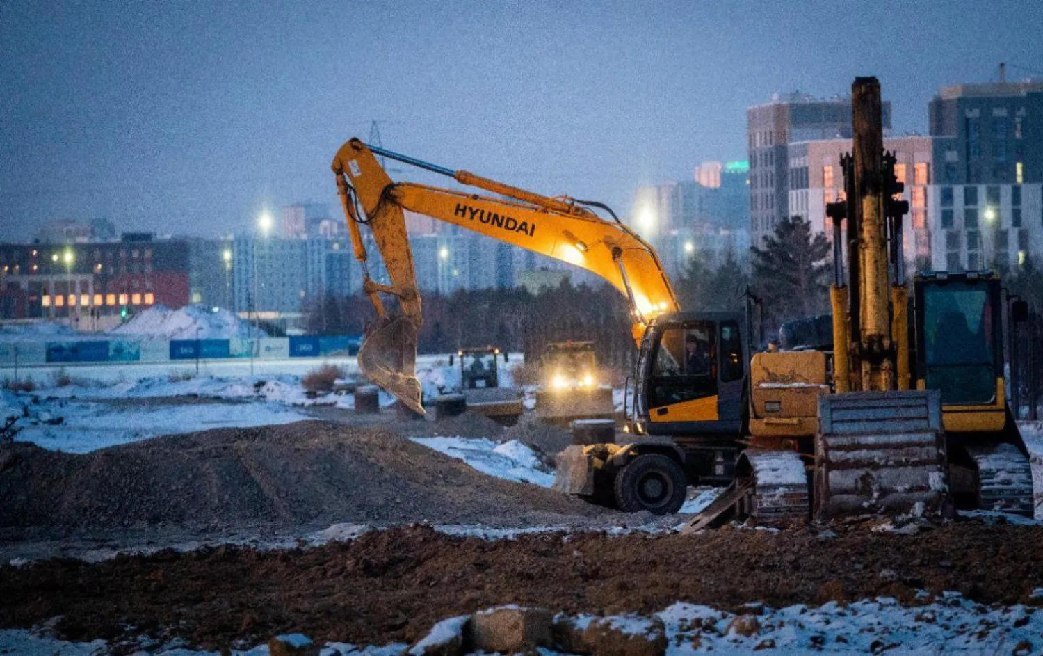 Елордада екі автомобиль көпірі салынып жатыр