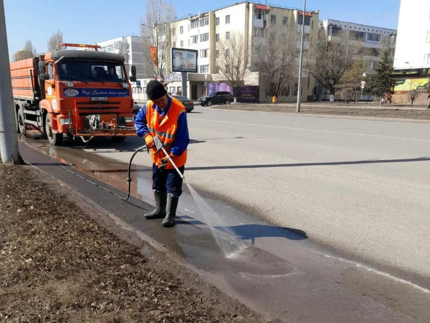 Елордада көктемгі тазалық жұмысына 2 мыңға жуық коммуналдық қызметкер жұмылдырылды