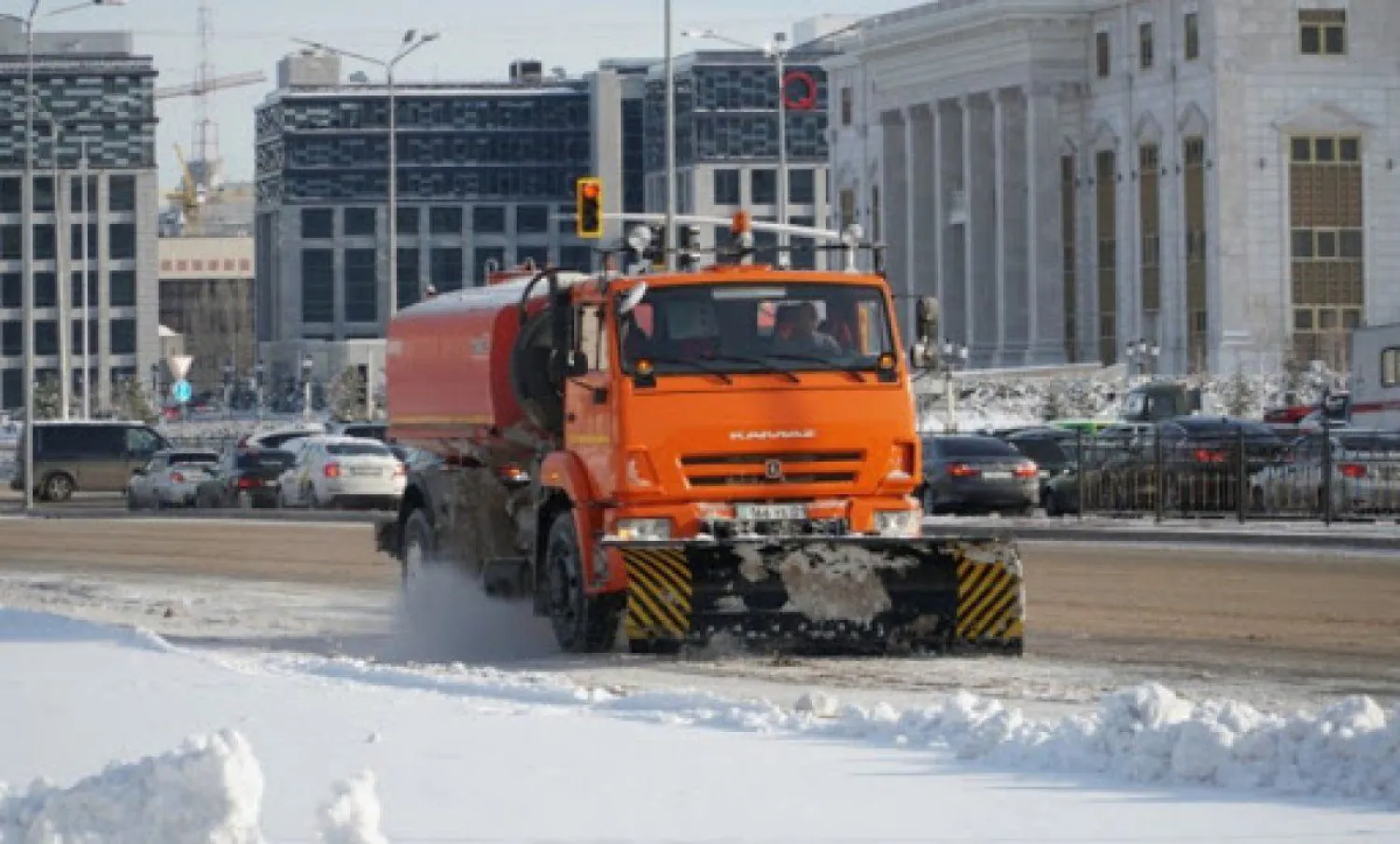 Елордада 17 мың текше метрден астам қар шығарылды