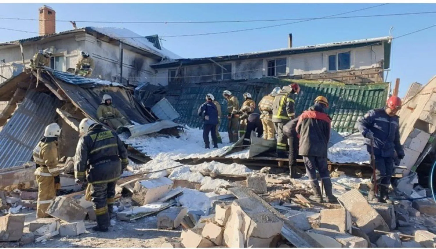 Алтай Көлгінов газ баллоны жарылысынан көз жұмған әйелдің отбасына көңіл айтты