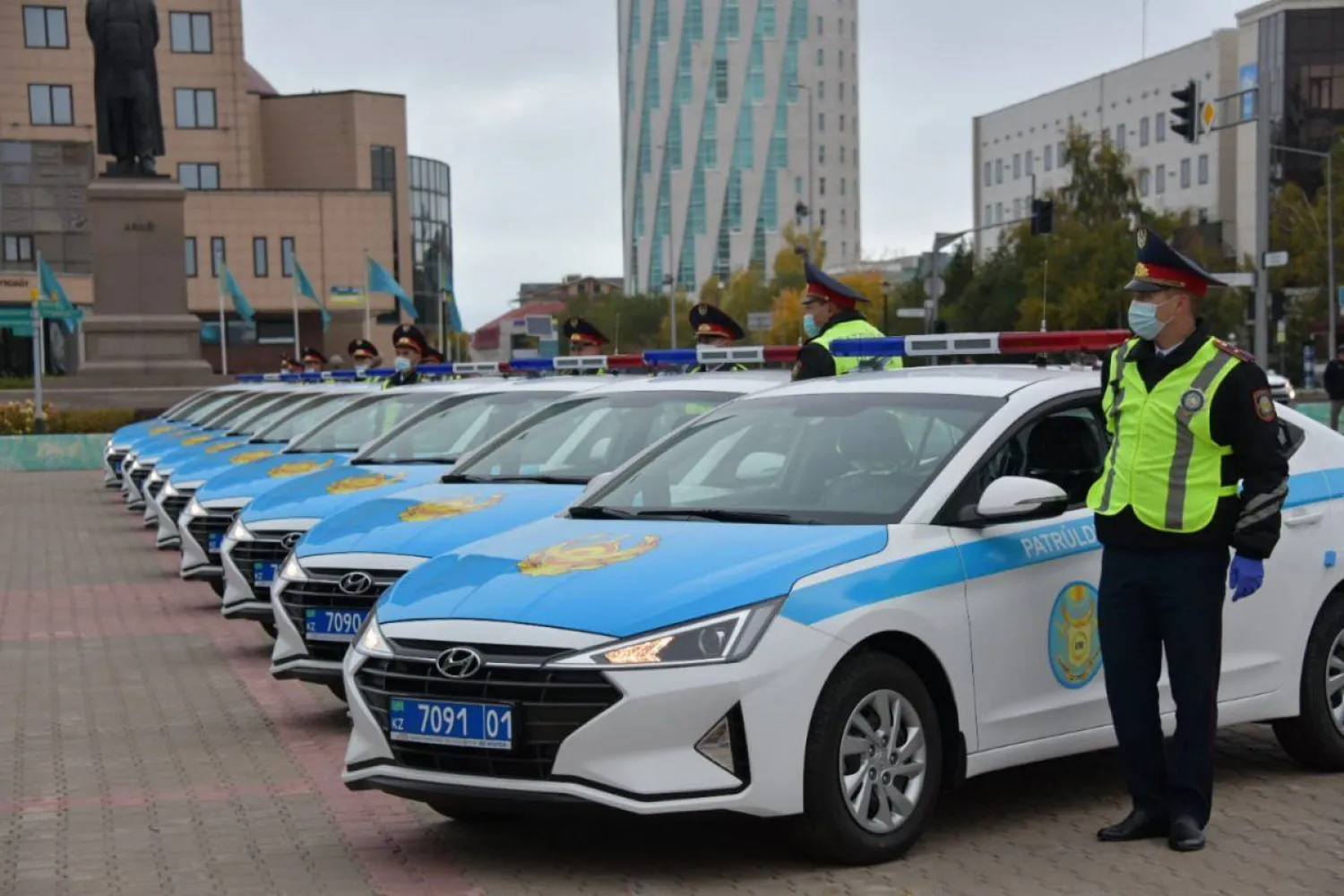 Елорданың жедел жәрдем қызметі мен полициясы жаңа көліктермен толықты