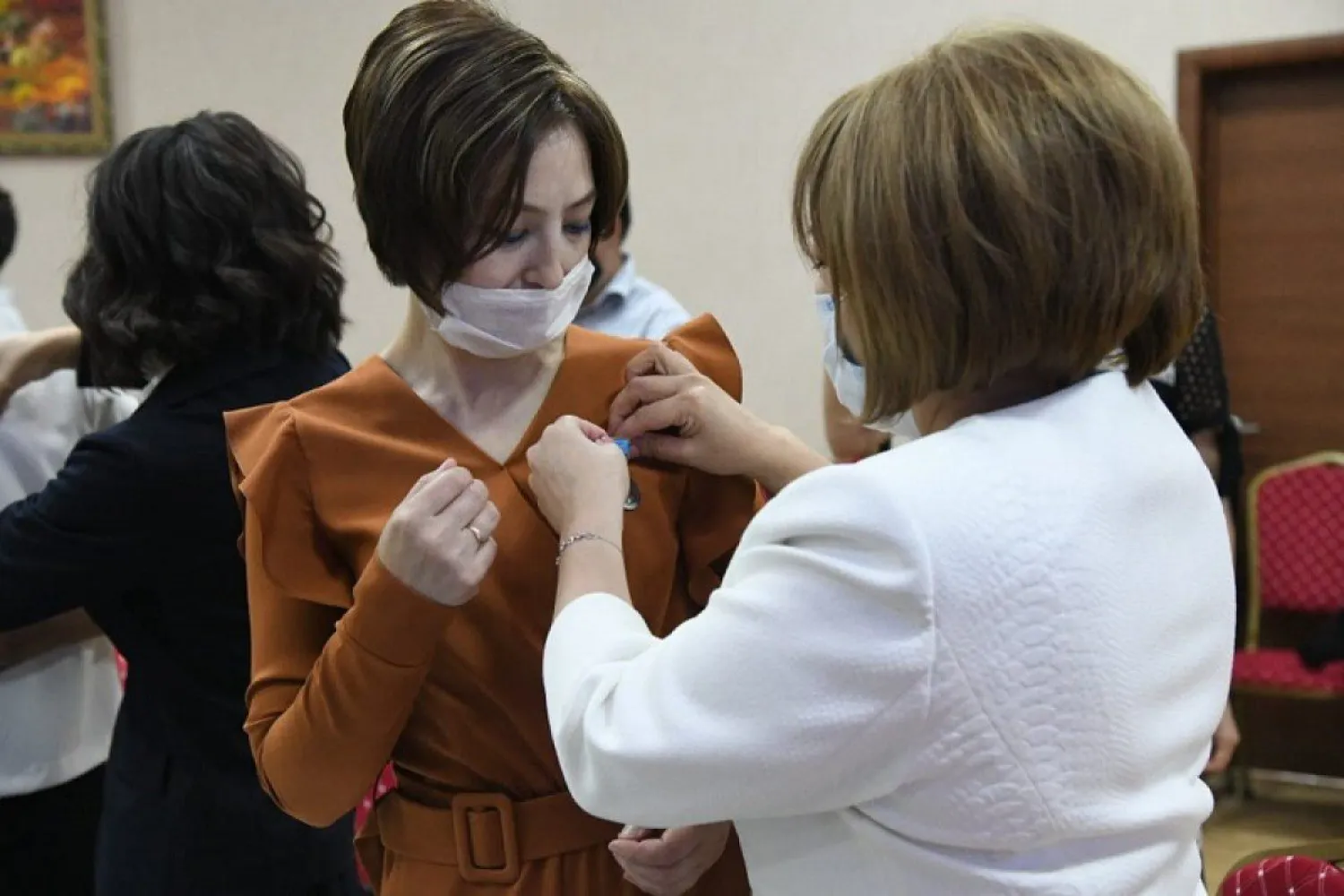 Карантин кезінде онлайн дәріс өткізген ұстаздар қауымы арнайы медальдармен марапатталды