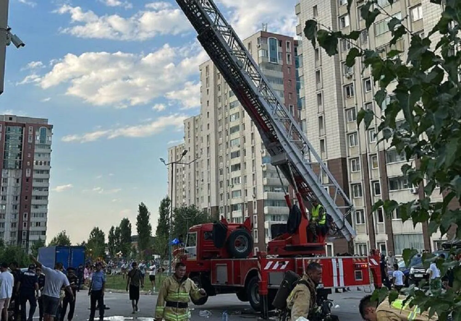 Алматыда өрт кезінде ерлік танытқандар марапатталды