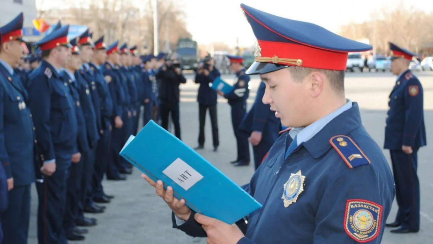 Сержант, лейтенанттардың айлығы екі жылдан кейін бір-ақ көтеріледі