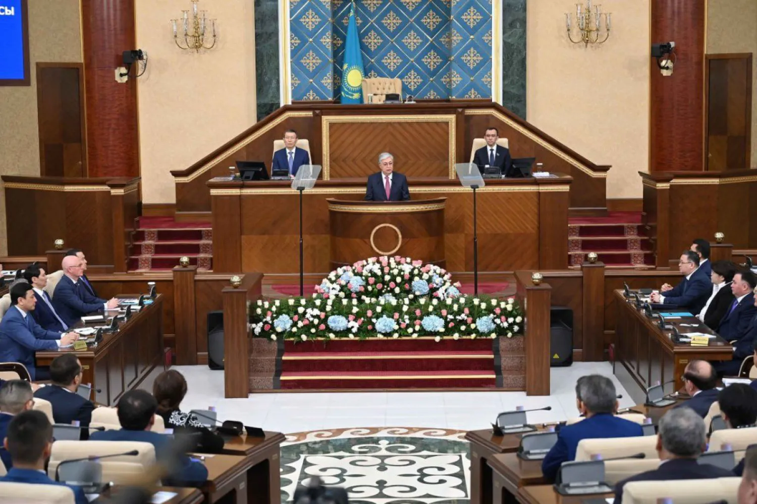 Президент Парламенттің бірінші сессиясының ашылуында қандай мәселелер көтерді