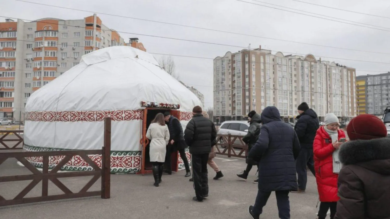 «Мәскеуге ресми жауап бермейміз!» – ҚР СІМ өкілі Украинаның Буча қаласындағы киіз үйге қатысты