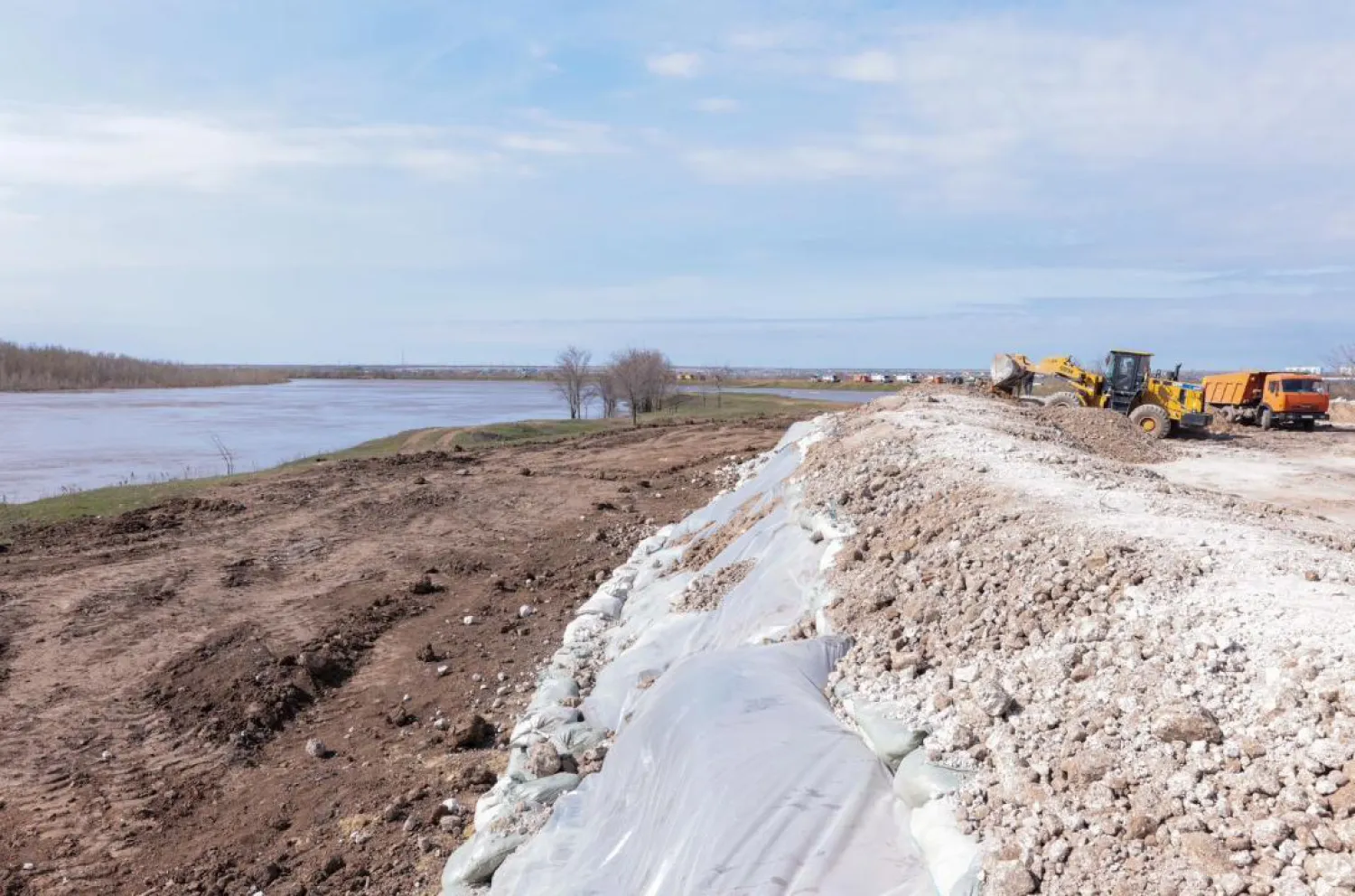 БҚО әкімдігі қауіпті аймақ тұрғындарына көшуге дайын болу керектігін ескертті