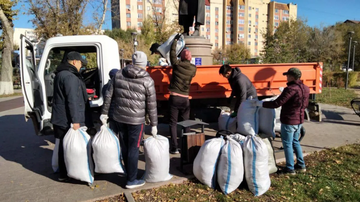 Сарыарқа ауданында «Бірге таза Қазақстан» экологиялық акциясы аясында сенбілік өтті