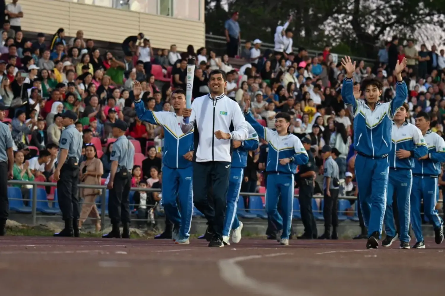 Педагогтер арасында өткен республикалық спартакиада жеңімпаздары марапатталды