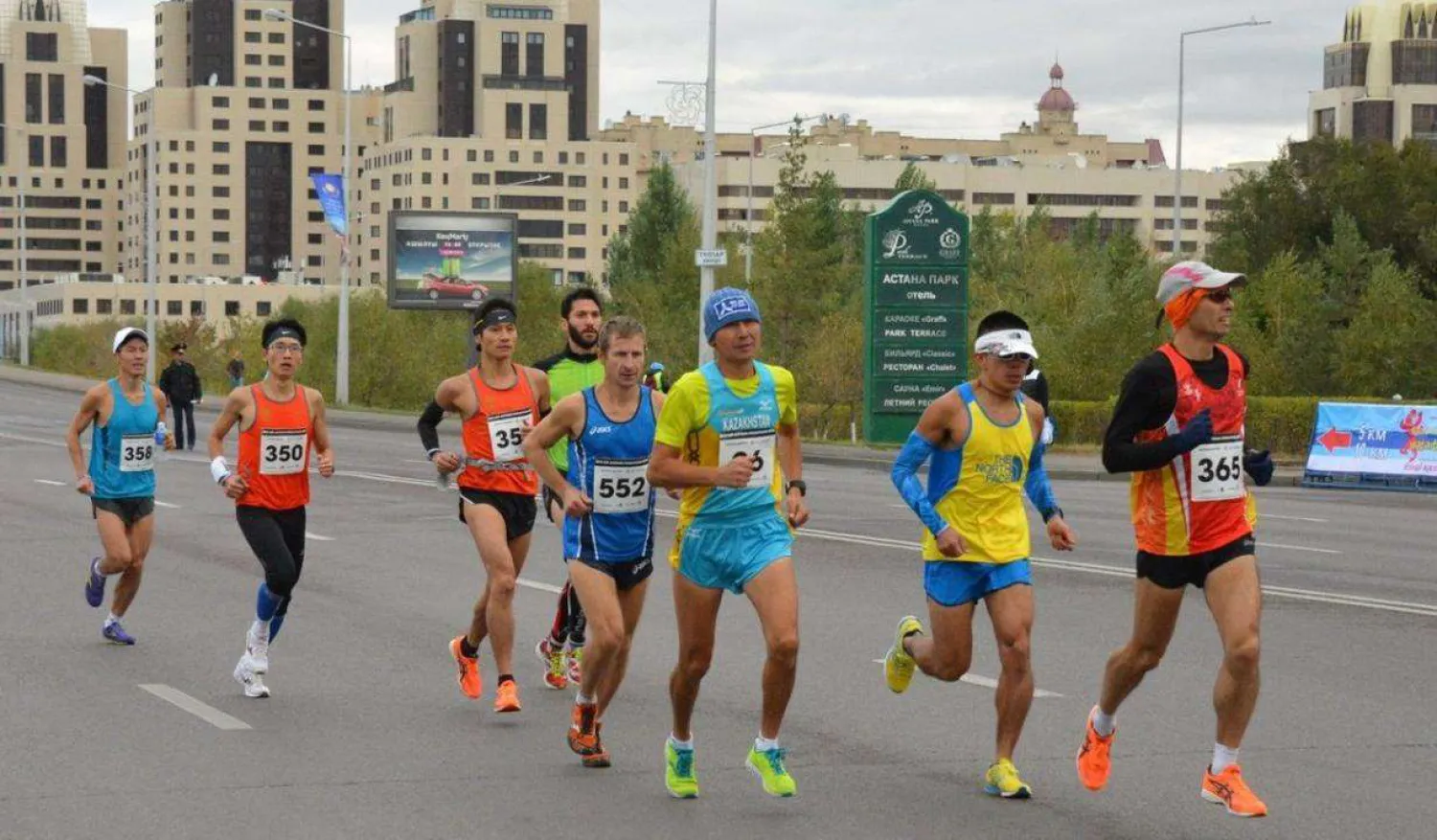 RUN FOR AUTISM: Астанада жүгіруден қайырымдылық жарыс өтті