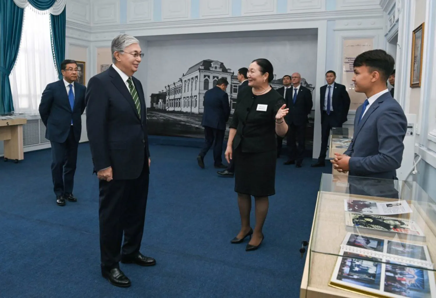 Президент М.Әуезов атындағы педагогикалық колледжге барды