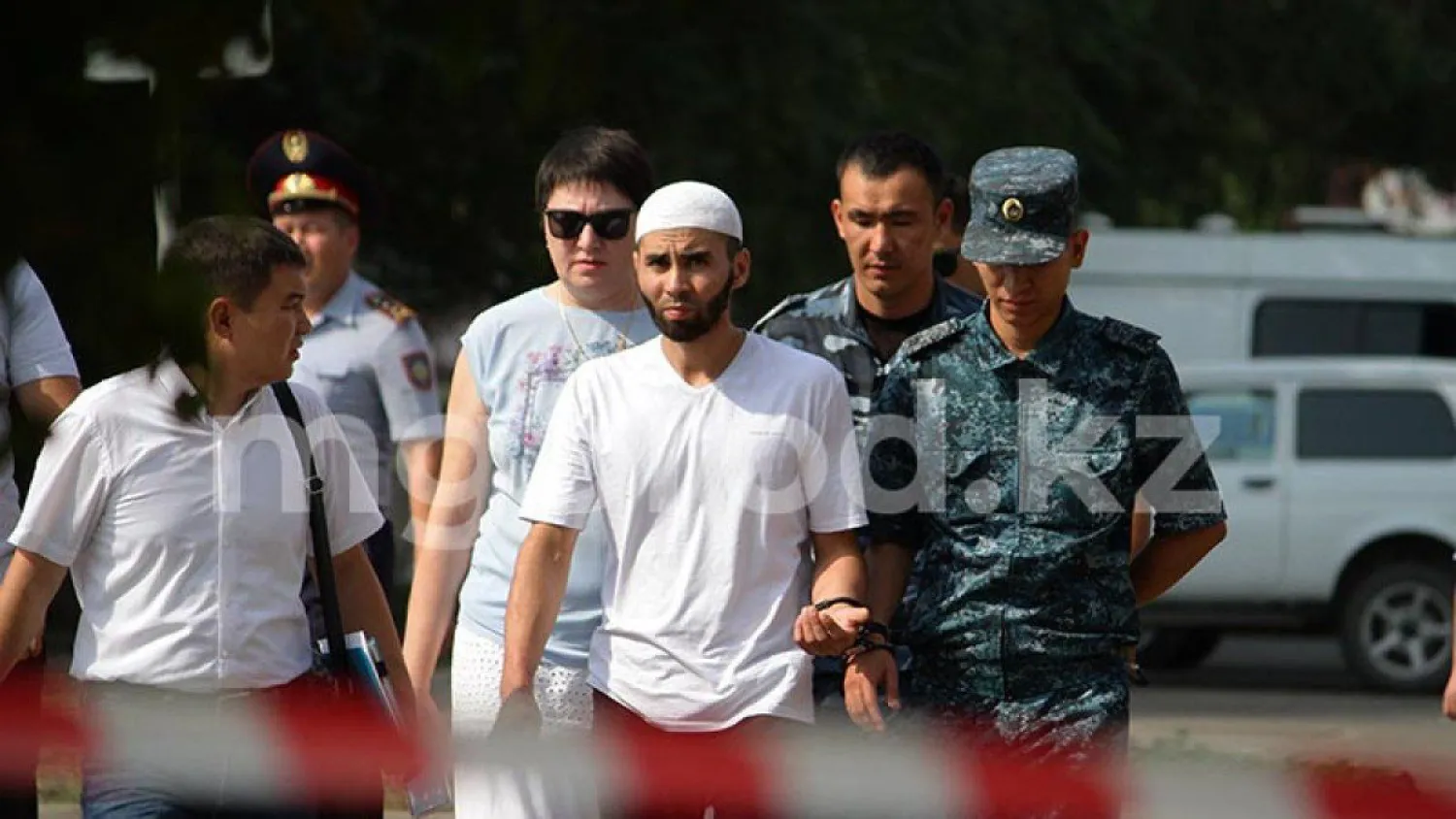 «Әйелім жүктіліктің соңғы айында»: Оралдық кәсіпкерді өлтірді деген күдікті қамамауды сұрады