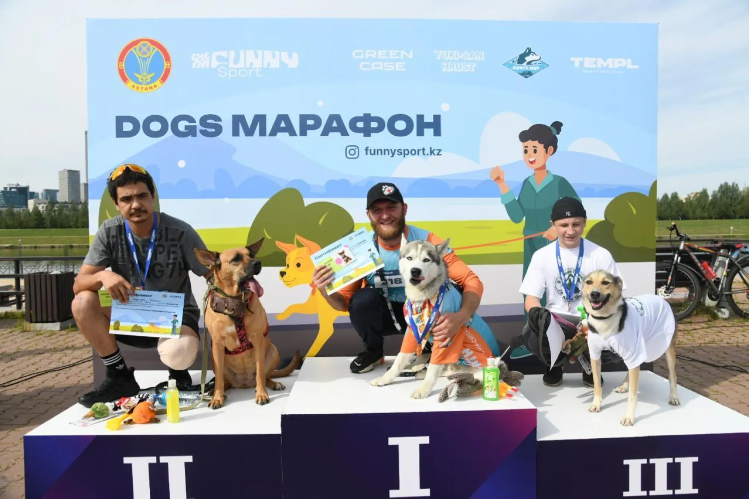 Dogs марафон: Астанада иттермен бірге жүгіру жарысы өтті