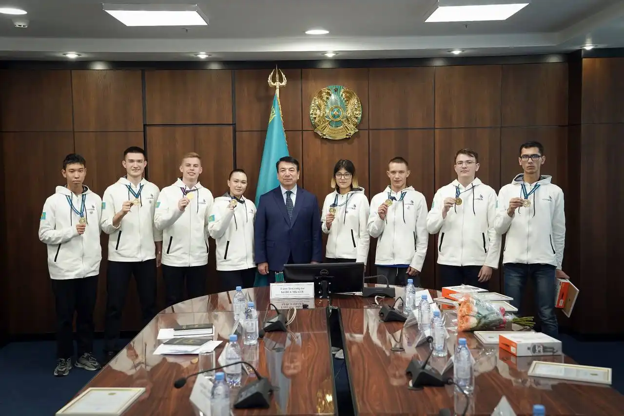 Министр WorldSkills Lyon-2024 халықаралық чемпионатының жеңімпаздарымен кездесті