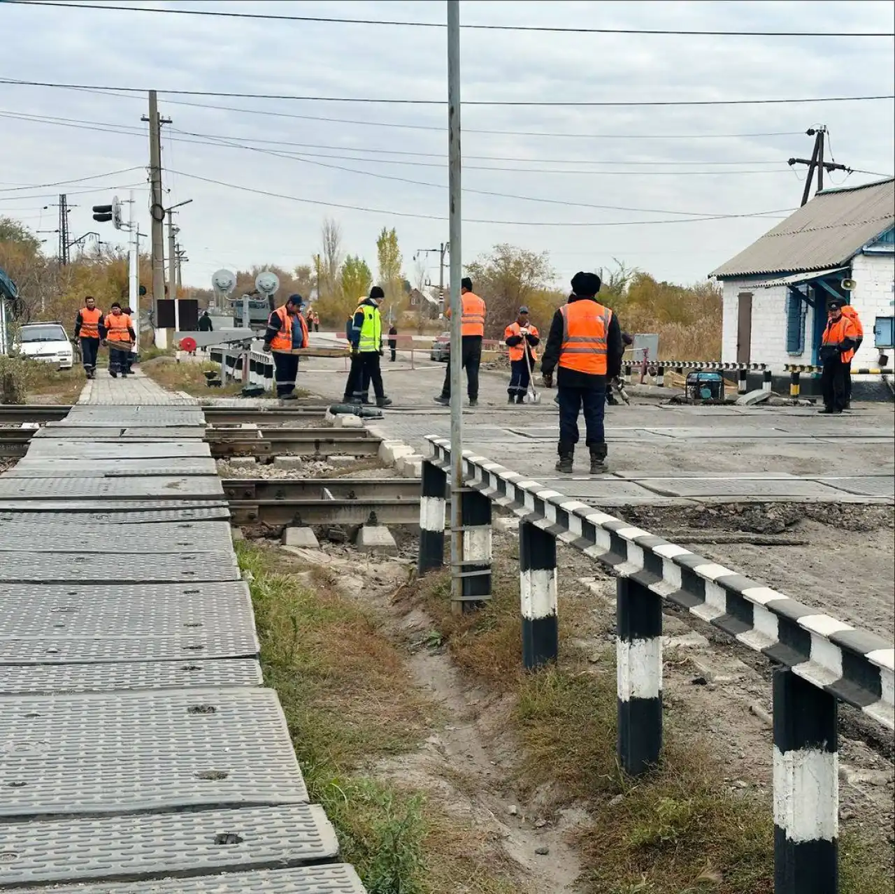 Елордада тағы бір көшеде жөндеу жұмыстары жүргізіліп жатыр