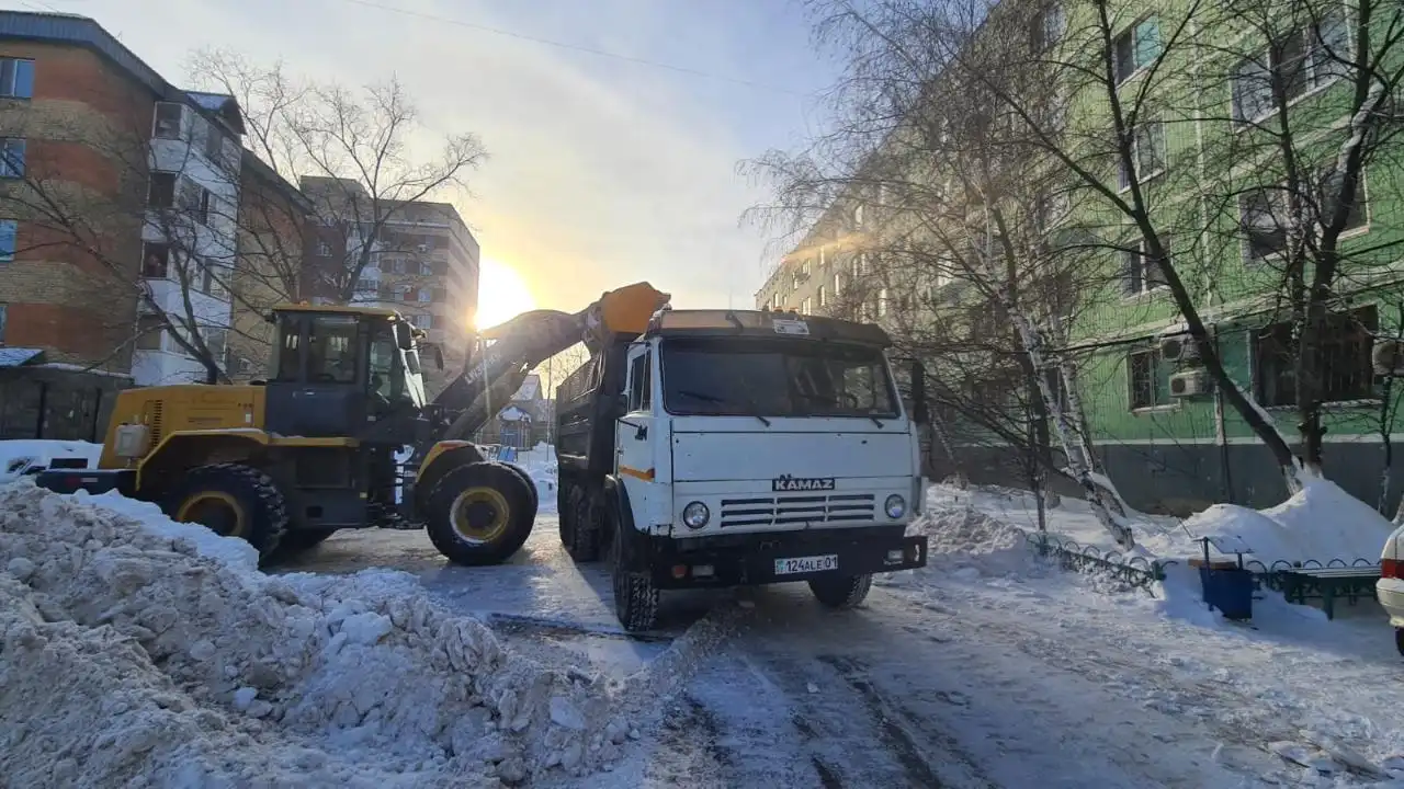 Елордада қар тазалауға 1 500-ге жуық арнайы техника шықты