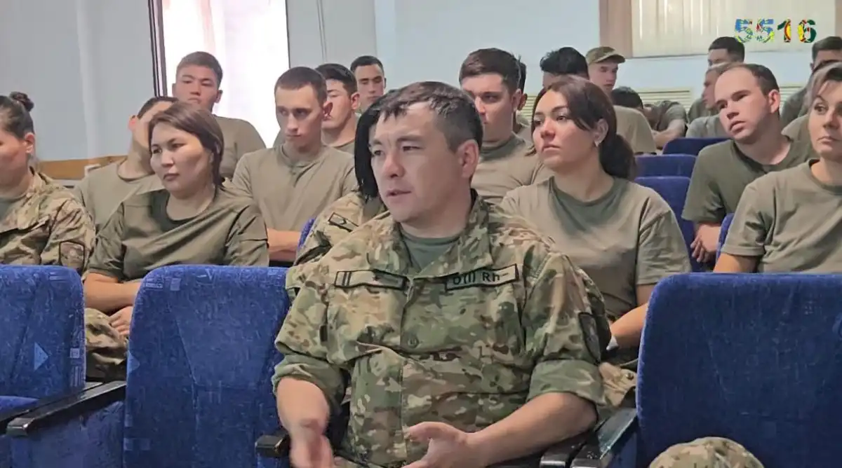 Қарағандыда әскери қызметшілерге қаржылық сауаттылық бойынша дәріс өтті