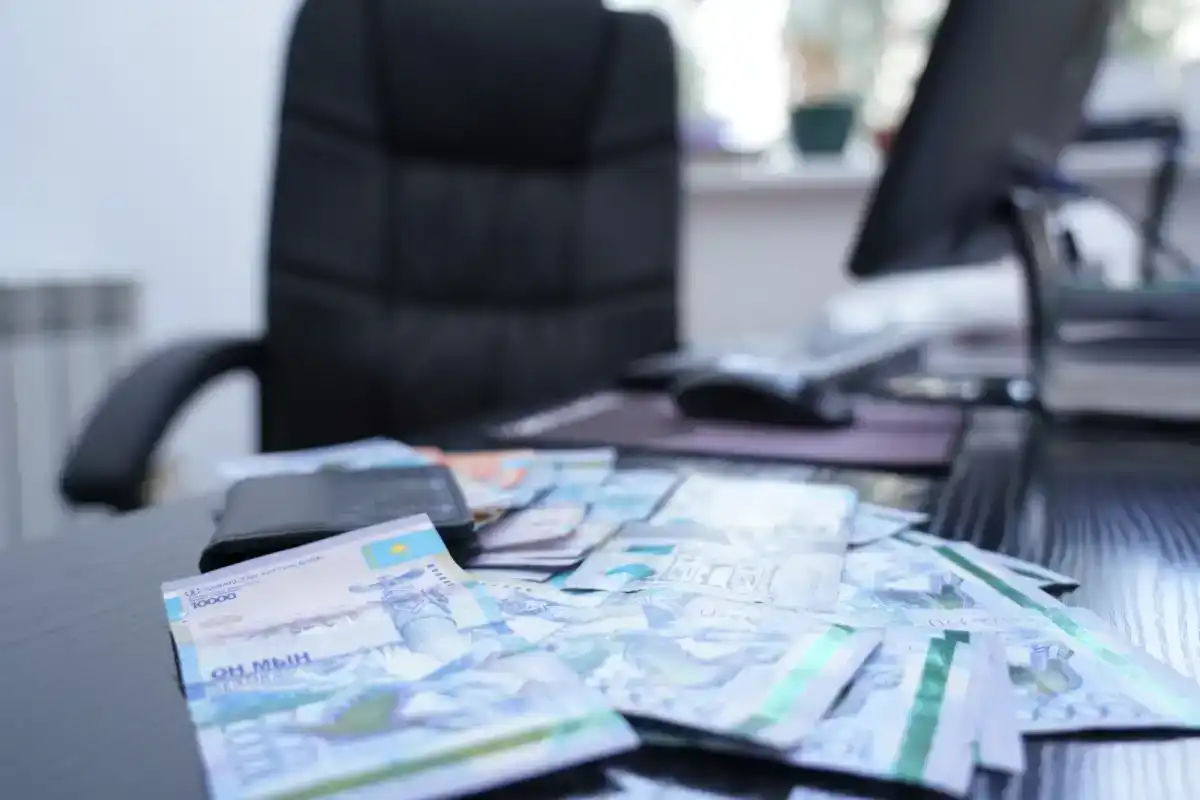 Маңғыстауда 243 млн теңге жымқырған колледж есепшісі сотталды