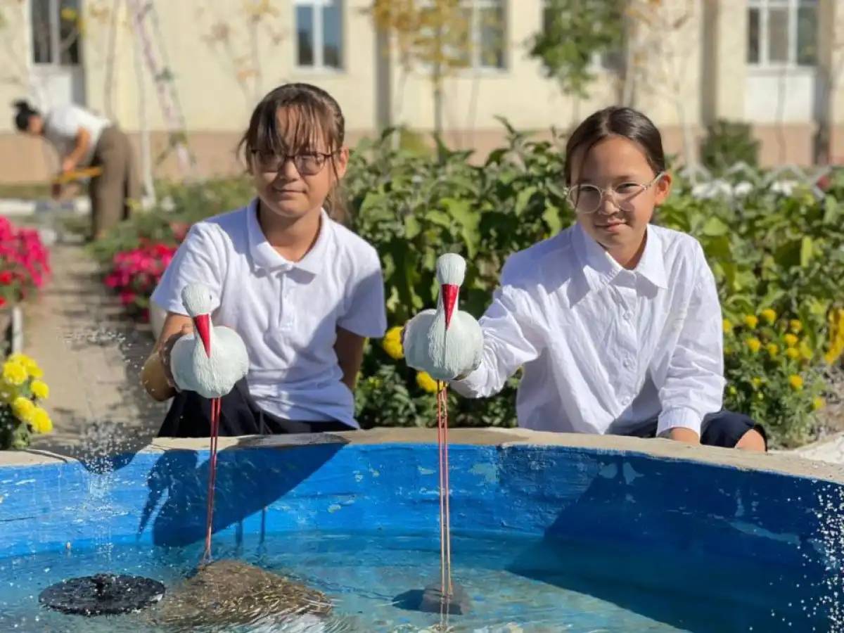 Елордалық оқушылар мектеп ауласын жасыл зертханаға айналдырды