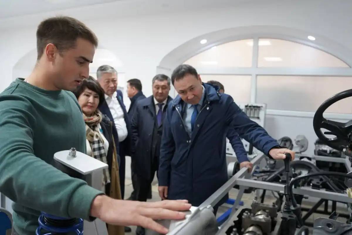 Астана қалалық мәслихатының депутаттары бірқатар білім беру нысандарын аралады