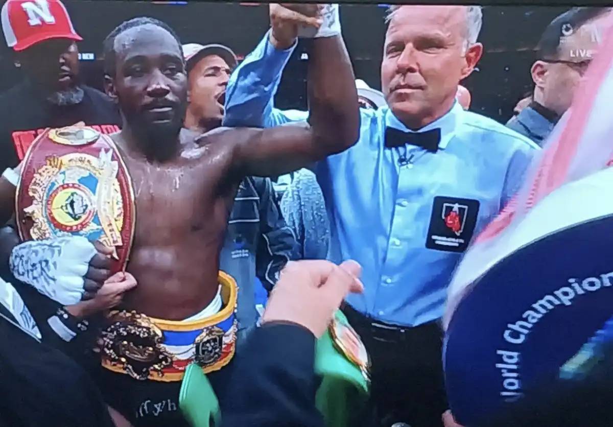 Қара жұдырық  жеңді