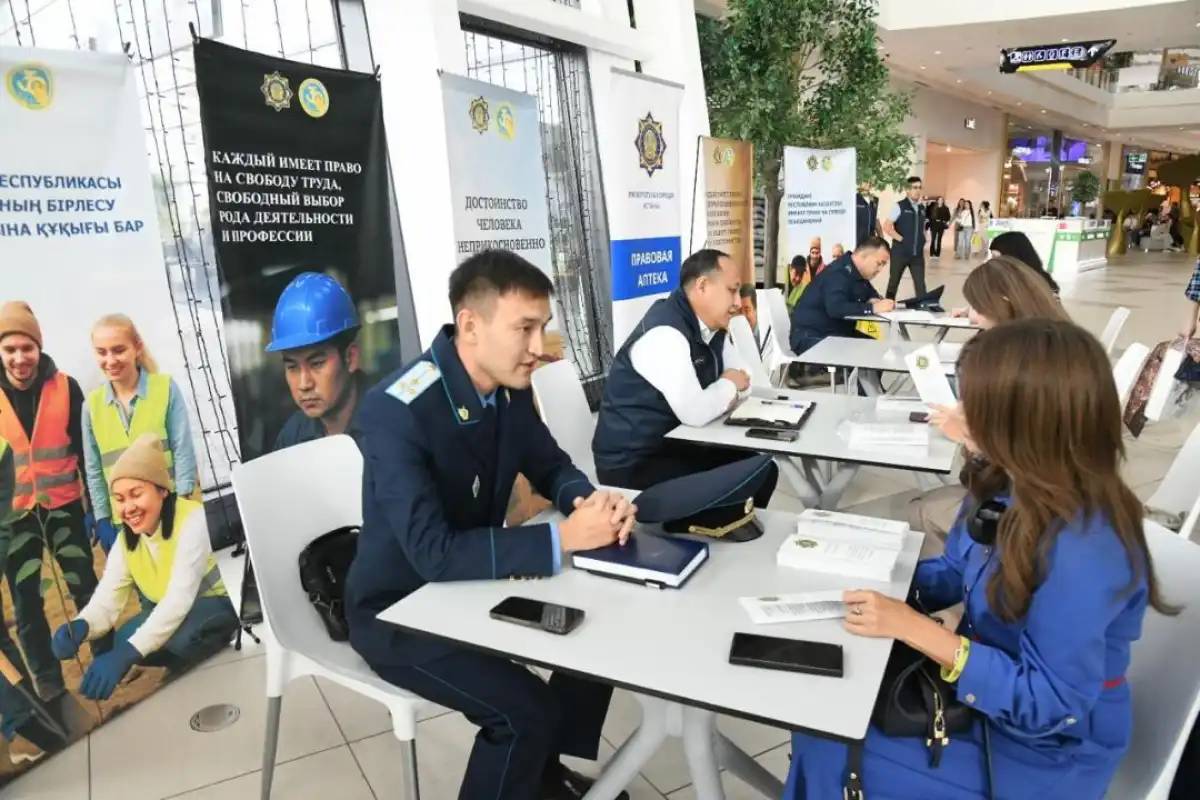 Астанада прокурорлар «Құқықтық дәріхана» жобасын өткізді