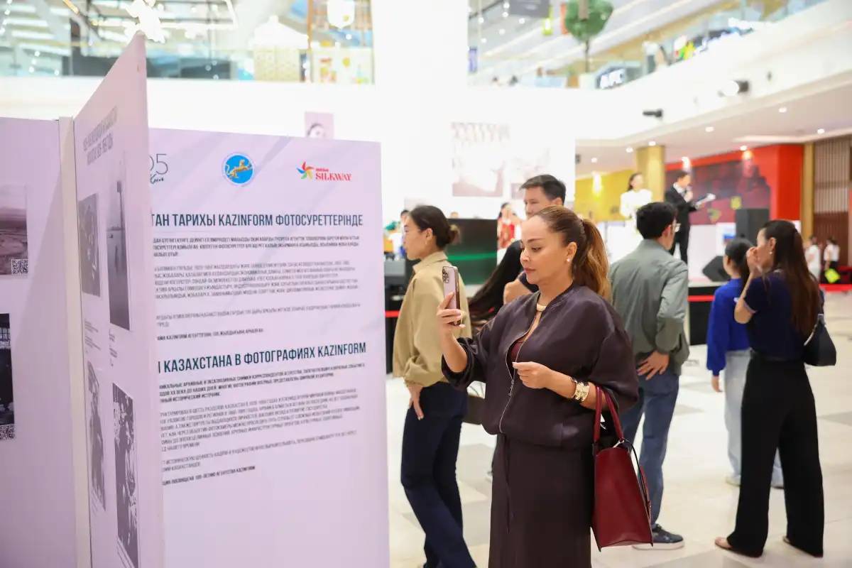 MEGA Silk Way-де Kazinform агенттігінің мұрағатынан алынған тарихи құнды фотосуреттер көрмесі ашылды