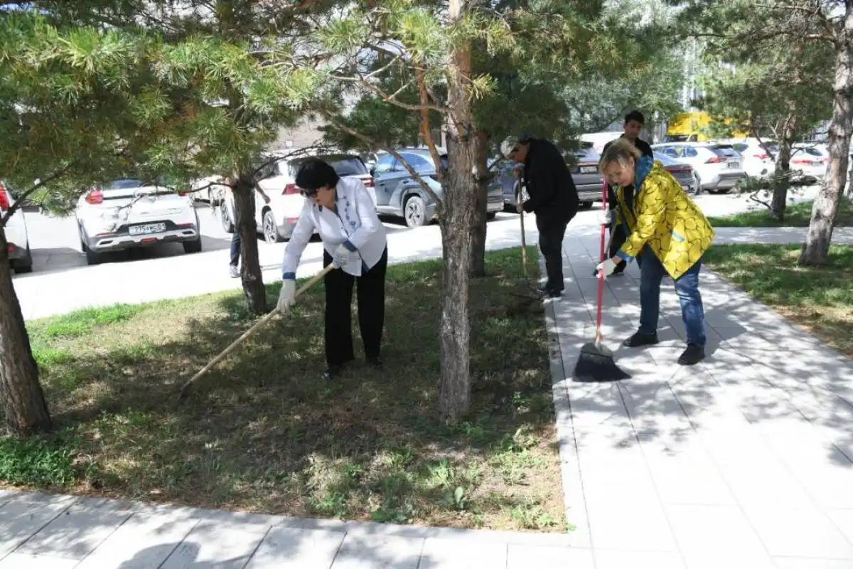 Астанада мәдениет саласының қызметкерлері экологиялық акция өткізді