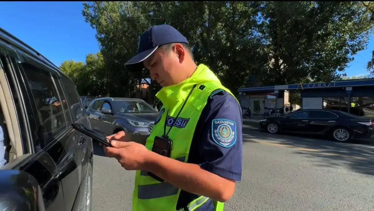 Полицейлер жүргізушілерді жолда сақ болуға шақырады