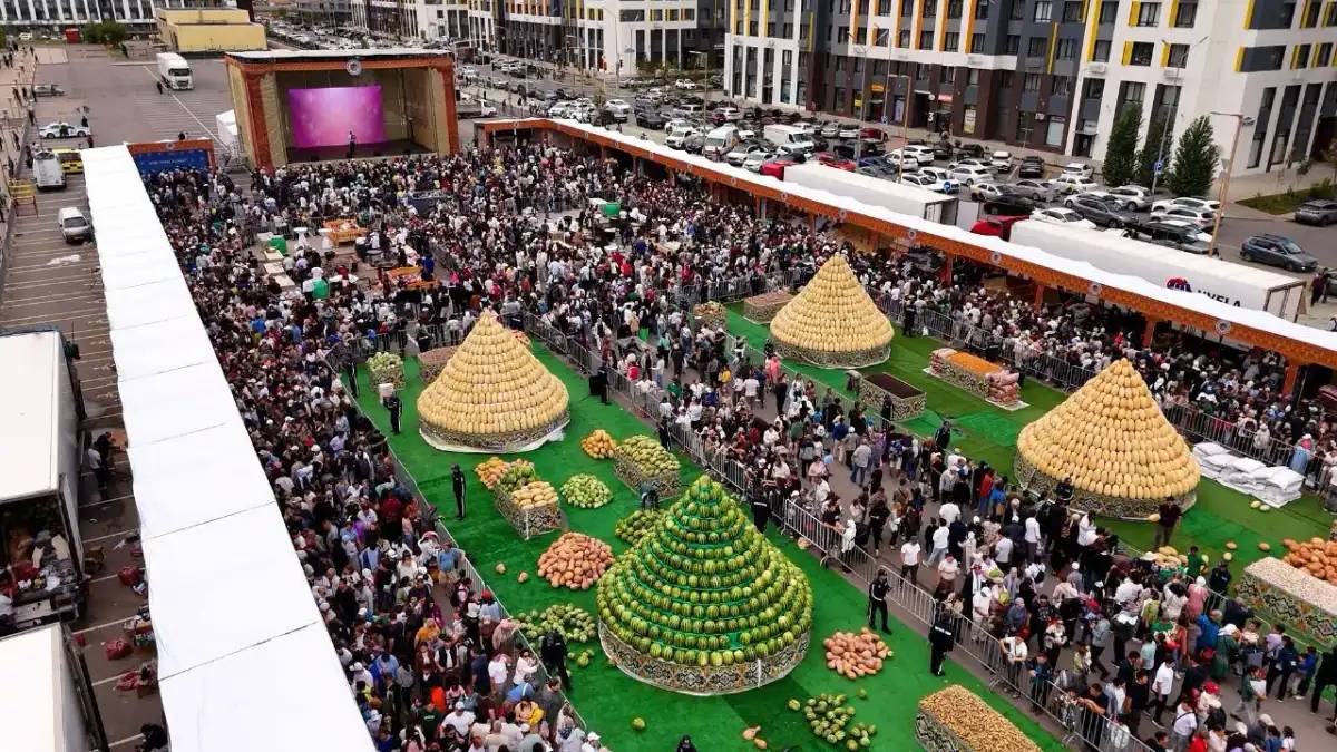 Елордада тәжікстандық өнімдер мен бұйымдардың жәрмеңкесі өтіп жатыр