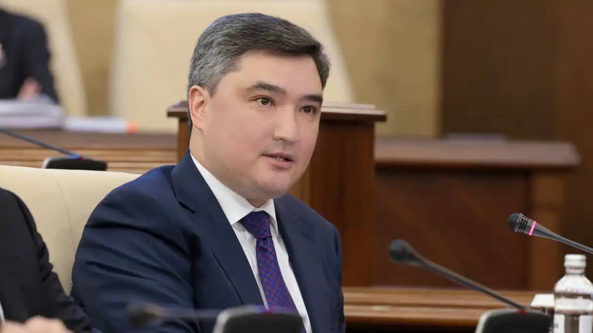 Үкімет басшысы: Еңбек биржасында  100 мыңнан астам бос жұмыс орны тұр