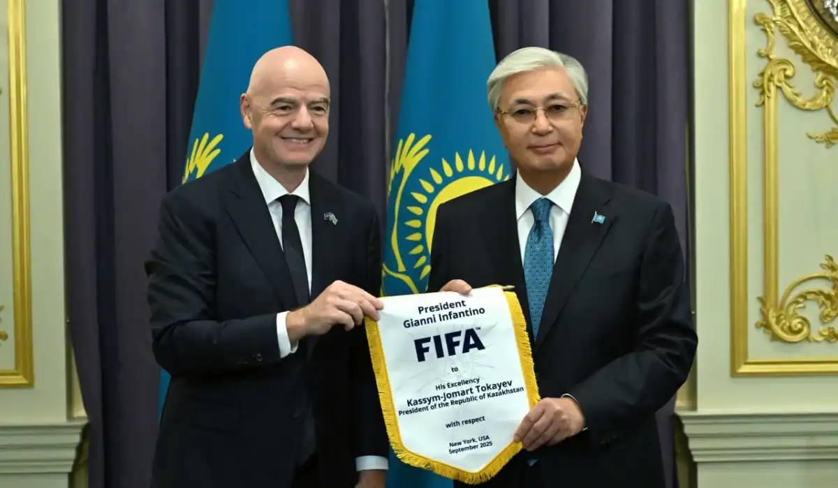 Қасым-Жомарт Тоқаев FIFA президентін қабылдады