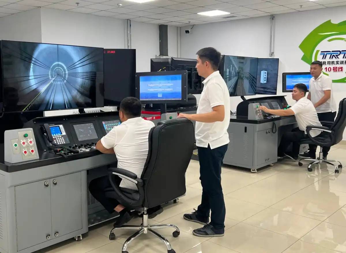 Астанада LRT пойызы операторларына қосымша қабылдау ашылды