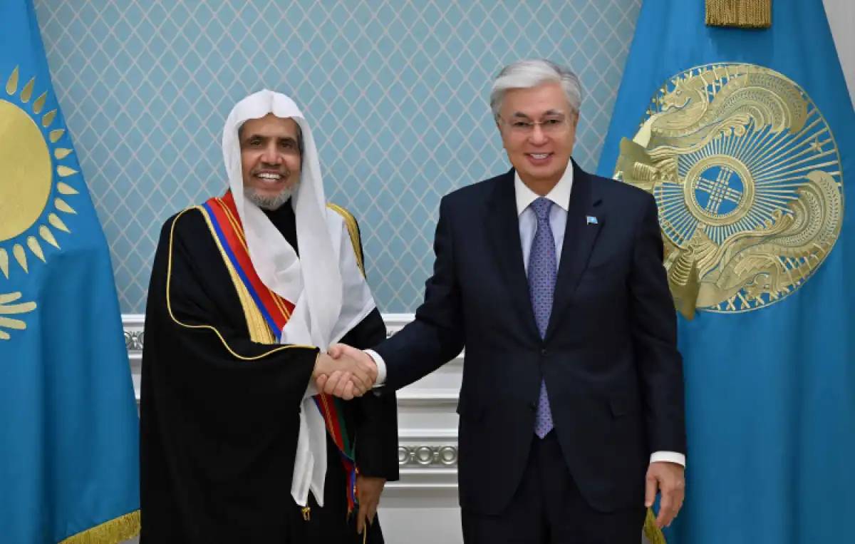 Президент Дүниежүзілік ислам лигасының бас хатшысын марапаттады