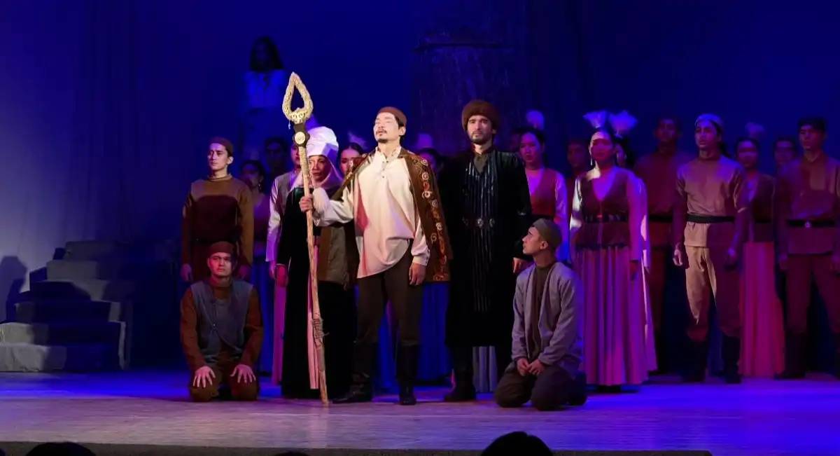 Елордалық театрда маусымның салтанатты жабылу рәсімі өтті