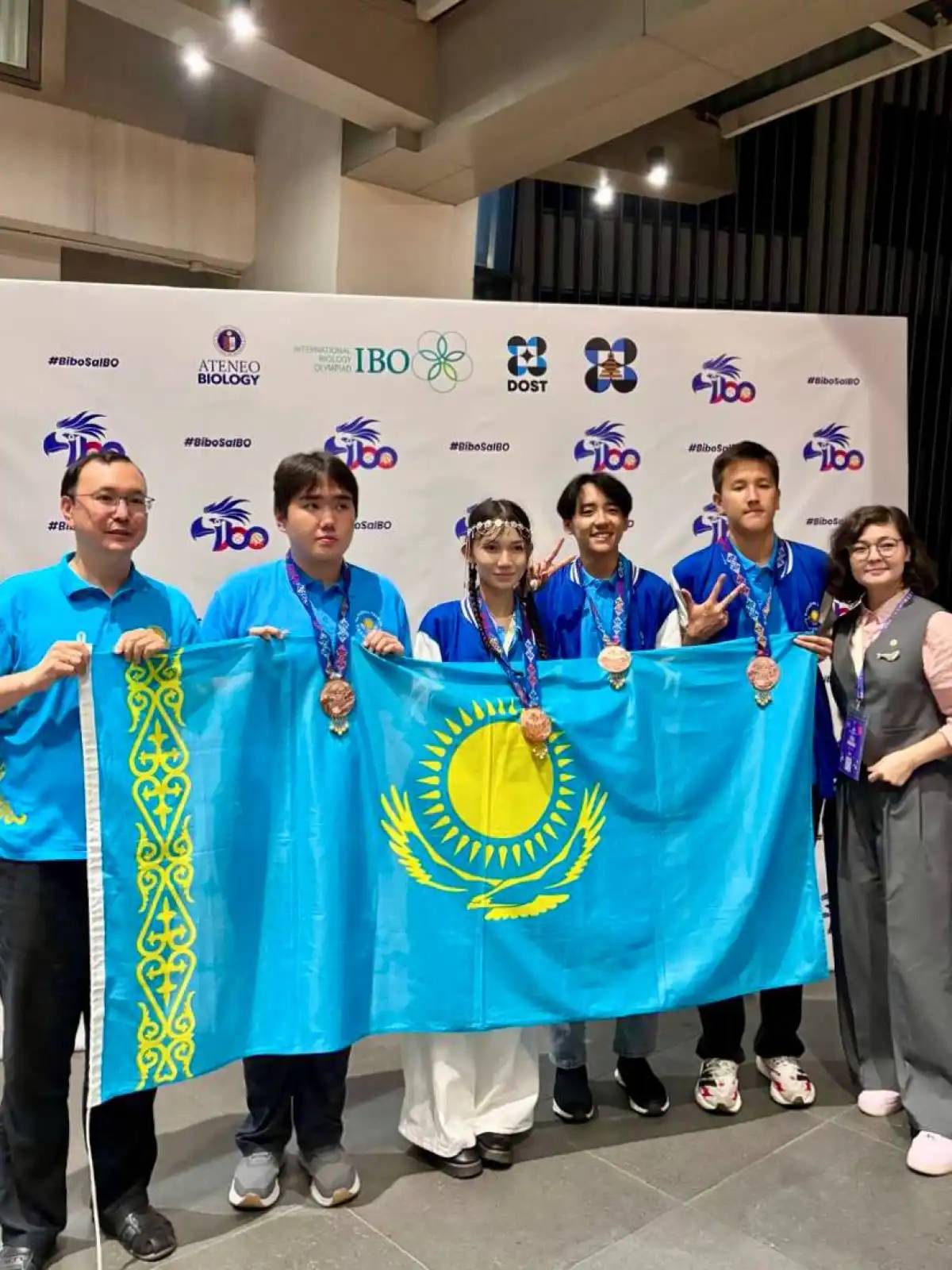 Қазақстандық оқушылар биология пәні бойынша әлемдегі ең беделді олимпиададан төрт қола медаль жеңіп алды