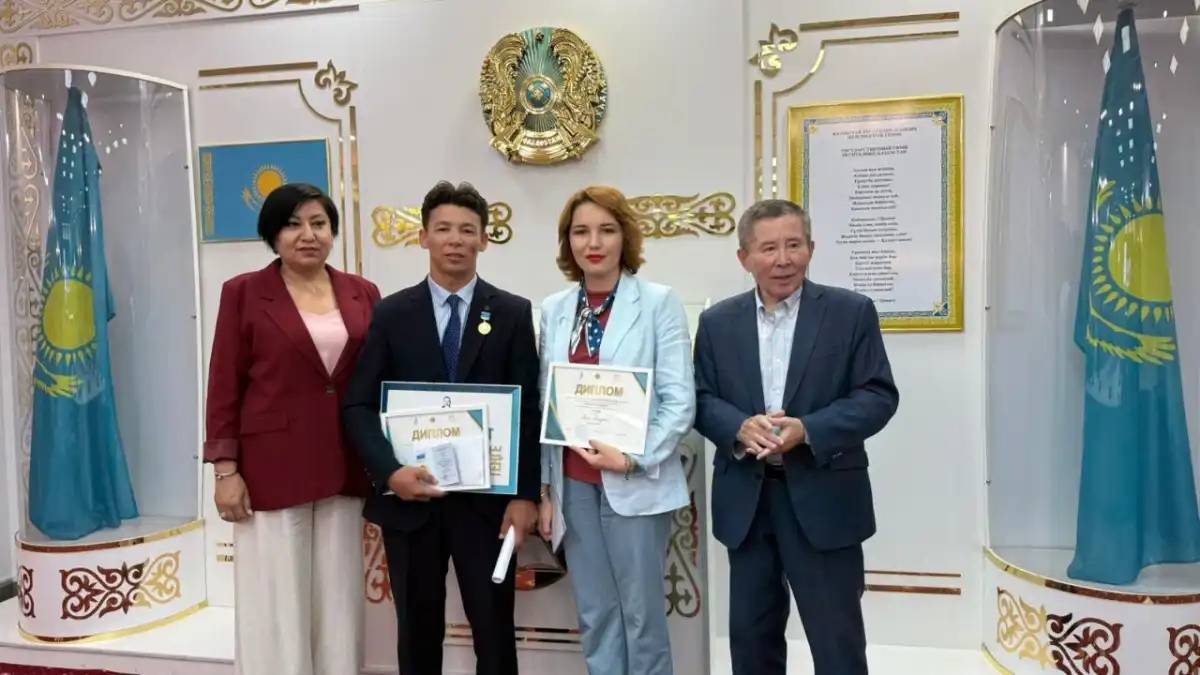 Алғаш рет кітапханашы ақындар арасында жыр мүшәйрасы өтті