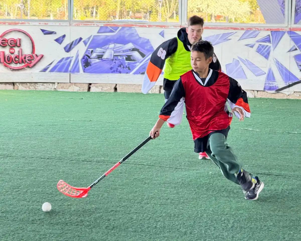 Астанада Funny Sport жобасы аясында флорболдан сайыс өтті