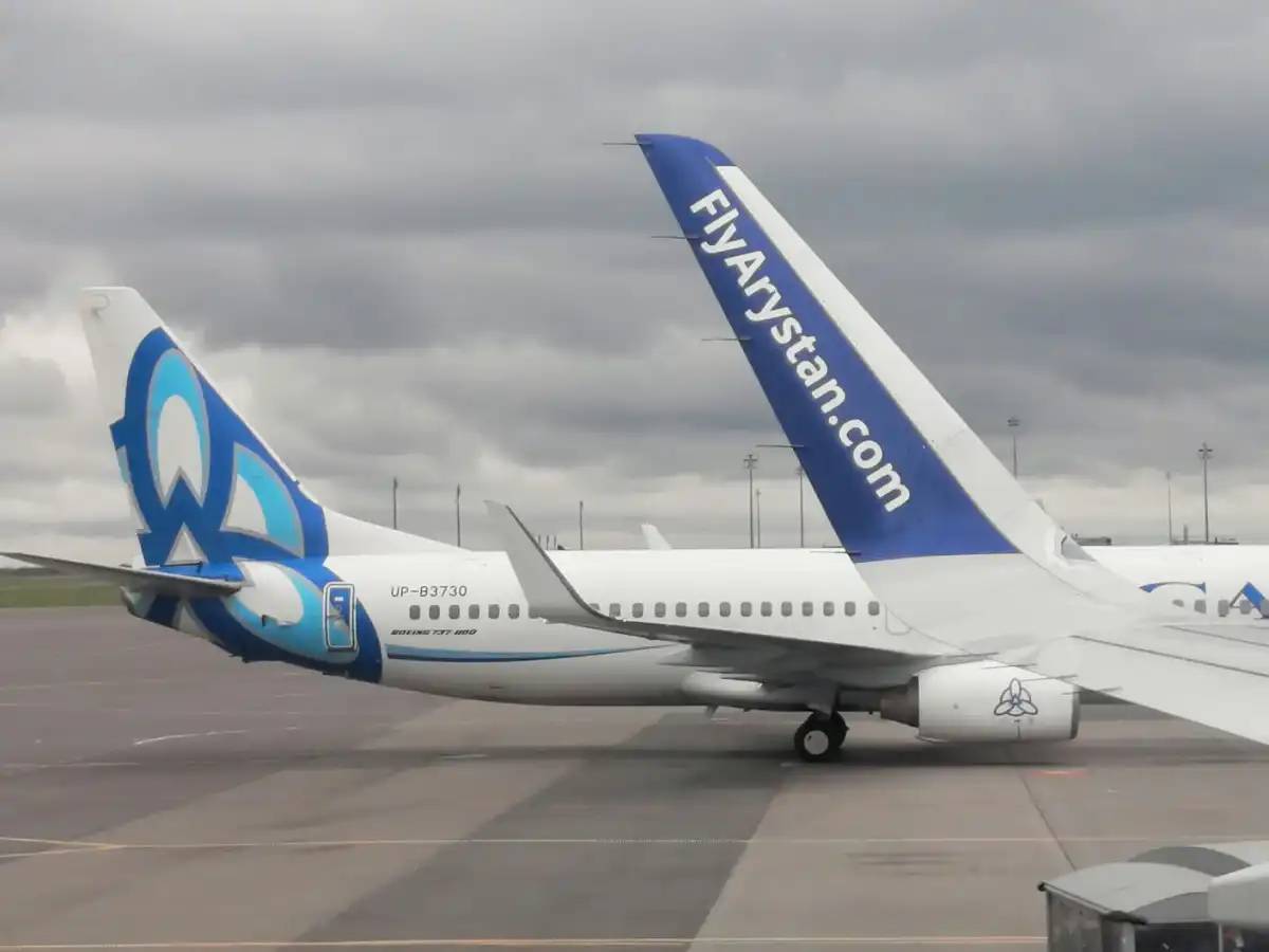 Лазер немесе дрон арқылы ұшқыштарға кедергі келтіру енді қылмыс болып саналады