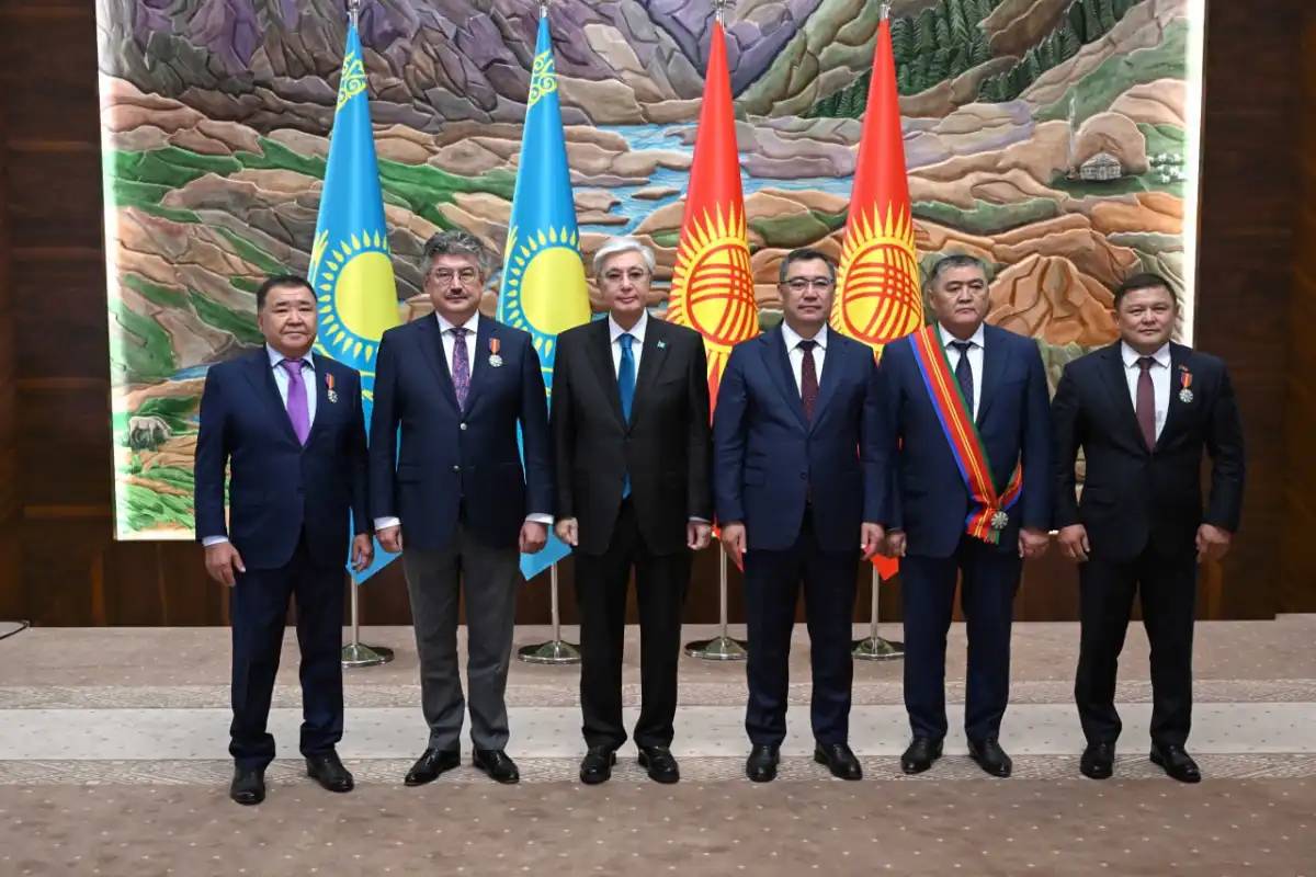 Тоқаев Қырғызстанның бірқатар мемлекет және қоғам қайраткерін марапаттады