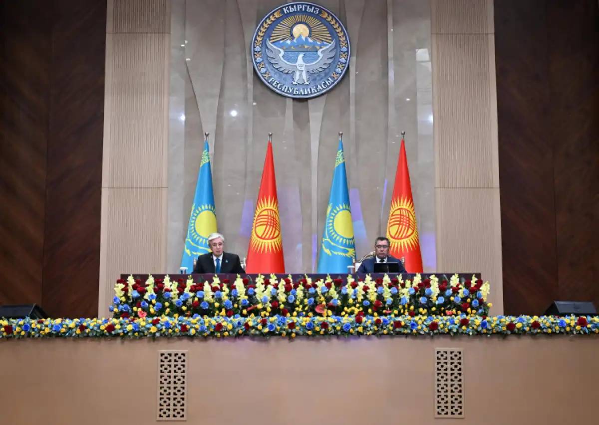 Тоқаев пен Жапаров баспасөз брифингін өткізді